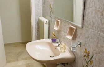 Joanna's city centre apartment - Photo 26