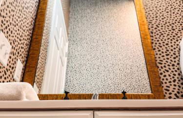 Dreaming With Dolly - Luxe Stay Near Broadway - Foto 30