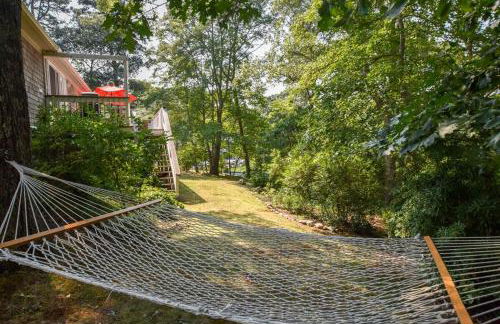 Pond Front Home with Private Dock - Foto 23