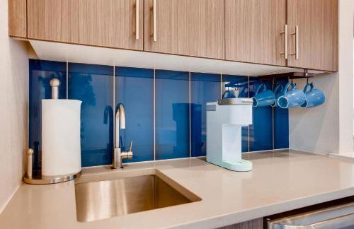 Elegant Townhome Near Old Town, Breweries and River! - Foto 62