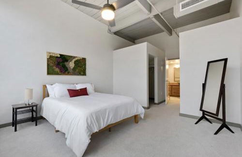 2125 Superior Living - Photo 122