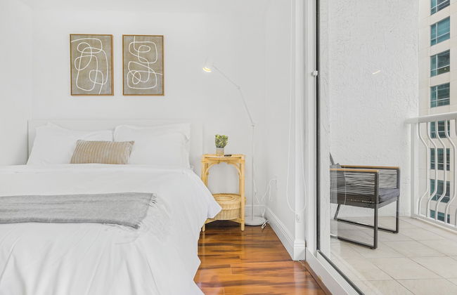 Sky High 31st Floor Condo W Parking - Foto 11