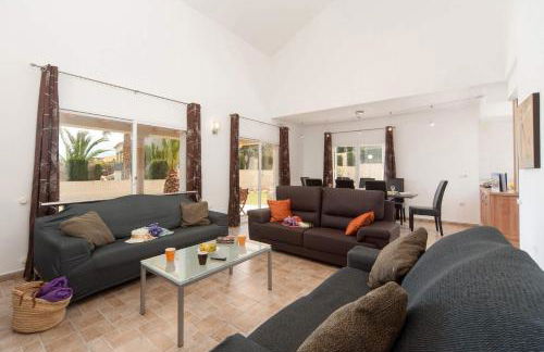 Villa Fresno by Villa Plus - Photo 6