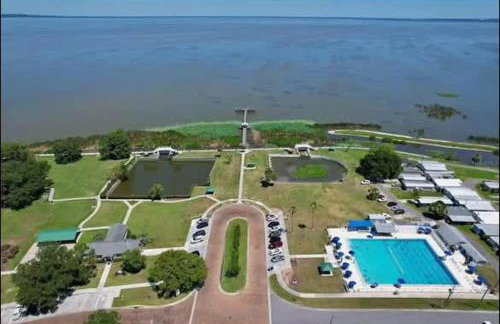 FunTropicalTinyHomeGolfCartLake - Foto 30