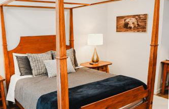 NEWLY REMODELED FOUR BEDROOM All SEASON CONDO W MOUNTAIN VIEWS - Foto 35