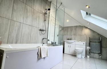 HEATHROW AIRPORT apartments-FREE parking-Free underground to and from Heathrow-30 min central London - Foto 10