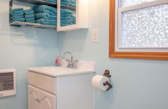 ZaLo House Waterline cabin with Hot Tub Pets - Foto 15