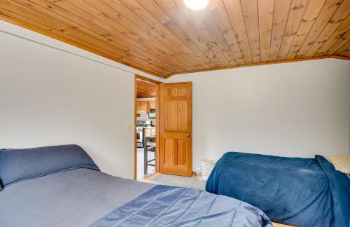 Fishing Pond and Spacious Yard Quiet Home in Sodus! - Foto 16