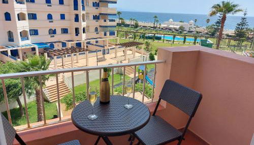 NORIA 2, pied dans le sable, magnifique vue mer, piscine, garage, climatisation - Photo 4