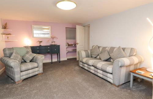 Inglewood Court - Photo 7