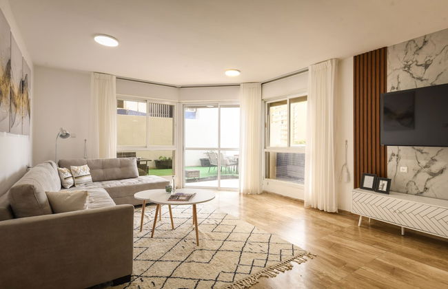 Seaside Escape with Private Patio by Sea N Rent - Foto 26