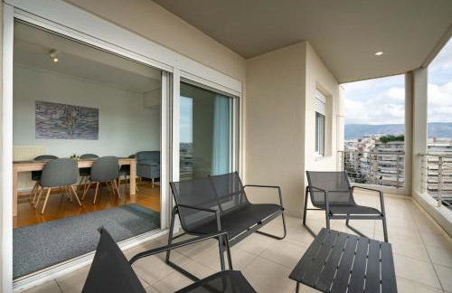 Sunlit Terrace 3BR Apartment - Tavros by ΜΡS - Foto 56