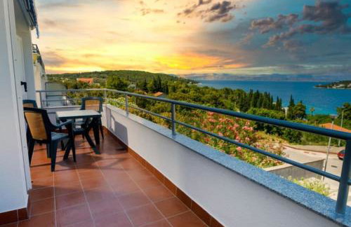 Central Gem: Sea-View + Parking - Foto 1