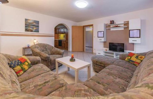 3 Bedroom Awesome Apartment In Pavicini - Photo 17