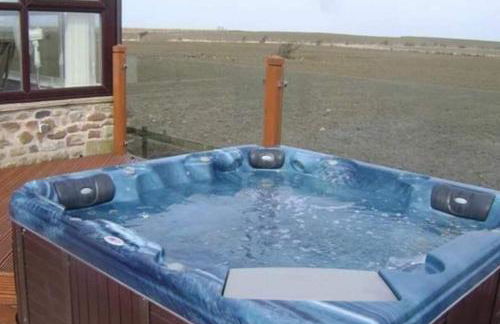 Cottage - Sleeps 5 - Hot Tub - Garden - Parking - Foto 3