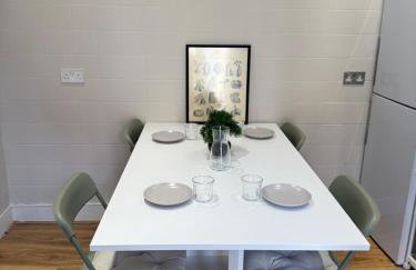 Stokey Skyline Retreat With Balcony - Foto 8