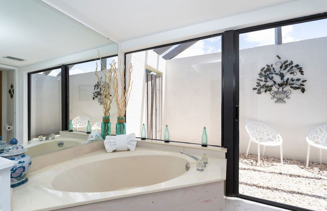 Beautiful Private Pool Home In-between Fort Myers Beach And Sanibel Island 3 Bedroom Home by RedAwning - Foto 17