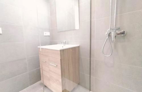 Apartamentos La Brava by gaiarooms - Photo 41