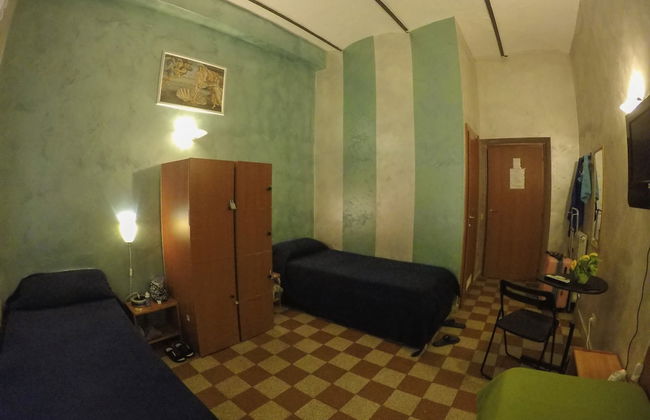 Român Holidays Hostel - Foto 12
