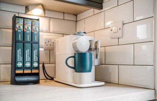 Modern Hove Home close to Brighton Beach with FREE PARKING - Foto 24