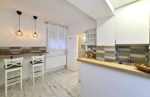 Petit Main Square - Photo 11