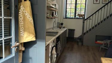 The Hat Works - Photo 4