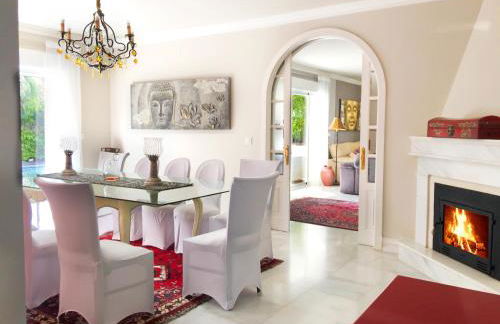 Villa de Lujo con Jardines y Piscina - Foto 6