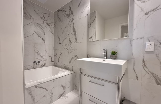 Luxe Apt w Harbour-Sunset Views -Parking - Foto 42