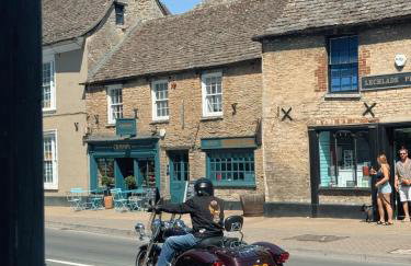 Cosy Cotswolds Farm Stay with Log Burner - Peaceful Winter Retreat - The Dairy - Foto 61