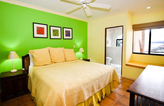 Elegant 3BR Beachfront Condo with Spacious Interior, Ocean-View Terrace & Direct Access to Playa Flamingo - Photo 5