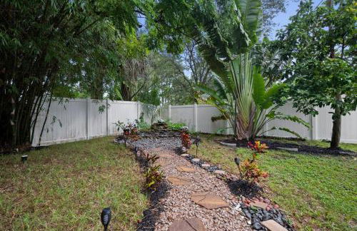 Chic 4BR Home Hot Tub Game Room - Foto 15