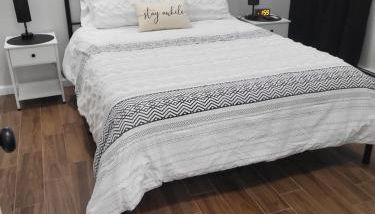 Modern Farmhouse Decor With Washer & Dryer - Foto 3