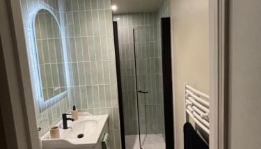 Petite pause en centre ville avec parking - Foto 5