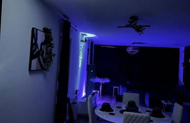 Cozy Stay with Pool Relax with Easy Access to Highway - Foto 44