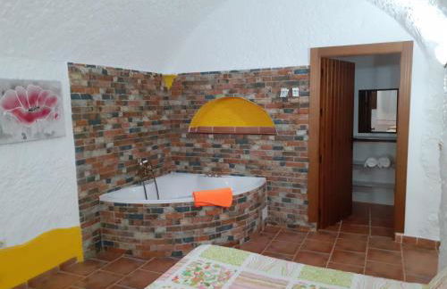 Cuevas la Chumbera - Photo 3