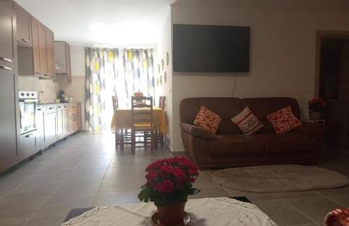 Cosy appartement RDC-terrasse et parking privé - Foto 36