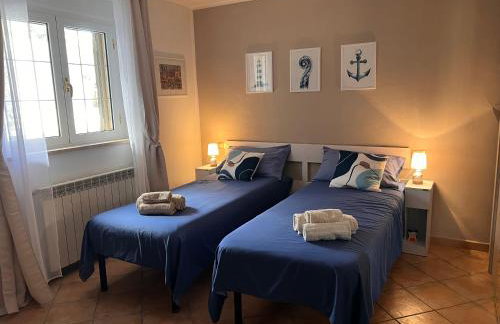 Un passo dal Mare - 50m from the Sea, with Garden, AC & WiFi - Foto 22