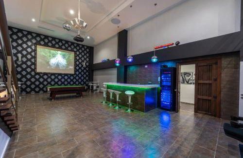 Luxury Vacation Villa - Photo 40