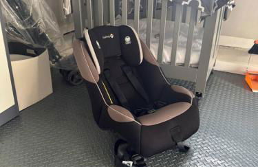 Chic 3BR 2BA Duplex w Serene View BBQ near airport - Foto 36