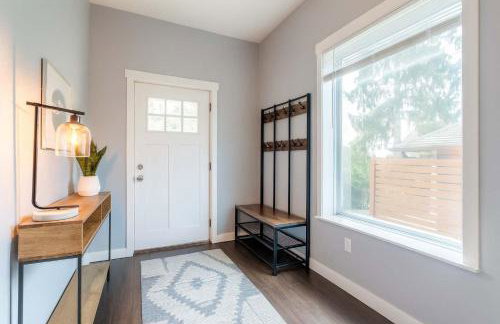 Fremont Bungalow with Backyard View Seattle - Photo 11