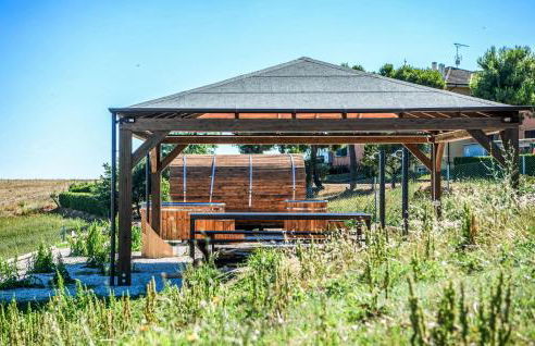 Awesome Apartment In Terre Roveresche - Foto 22