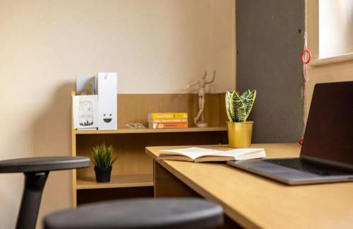 John Lester and Eddie Colman Courts in Salford - Foto 18