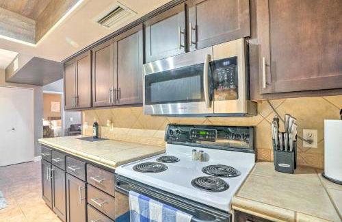 Relax Poolside! Peoria Oasis, 2 Mi to Downtown - Foto 12