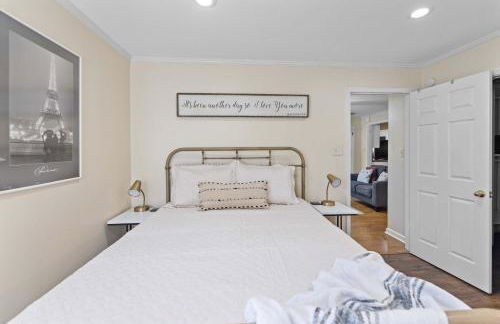 Modern Memphis Retreat - Sleeps 7 - Fireplace - Foto 26