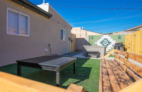 Sage Suite at ArnoTriplex! Private Hot Tub-Close to Downtown-Pet Friendly-No Pet Fee! - Photo 27