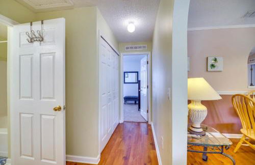 Pool and Fire Pit Family-Friendly Palm Bay Home! - Foto 13