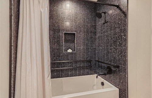 Spacious 1 BR condo - Amazing views - Pool - Kitchen - Foto 19