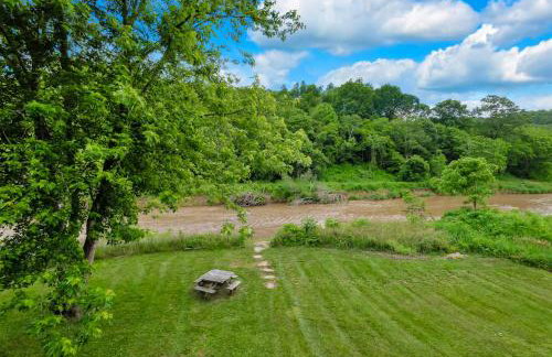30 Mins to Boone, Fire Pit, Hot Tub, 3 porches, Dogs OK - Photo 30