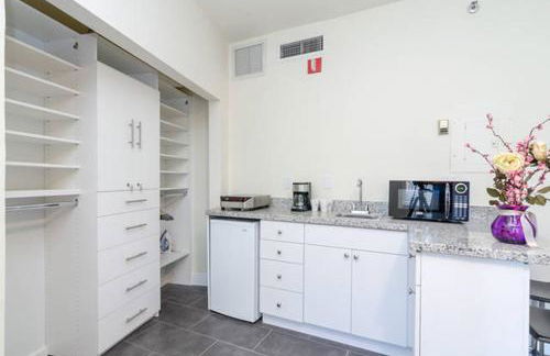 Ocean Drive Studio Historic Building minutes walk to the Beach. - Foto 5