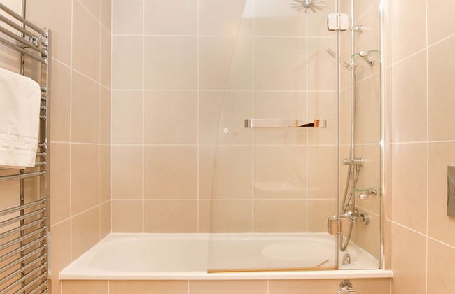 Fenwick Chambers - By Week2Week - Photo 17